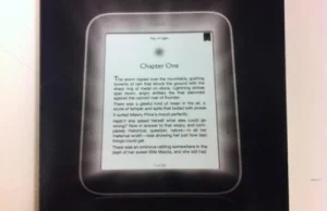 Nowy Nook zdetronizuje Kindle'a? Pierwszy czytnik z podświetlanym ekranem e-ink.