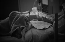 Skandal w warszawskim szpitalu! Zażądali gotówki, pacjent zmarł