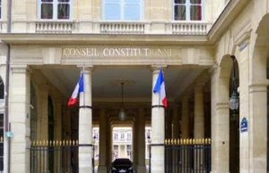 Kara za klauzulę sumienia w sprawie związków partnerskich we Francji?