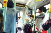 Murzynka wyzywa muzułmanki w autobusie [ENG]