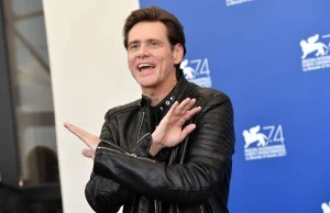 Jim Carrey pozbywa się akcji Facebooka. Atakuje przy tym portal Zuckerberga