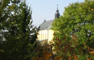 Ksiądz oskarżony o zgwałcenie 14-latki trafił do klasztoru