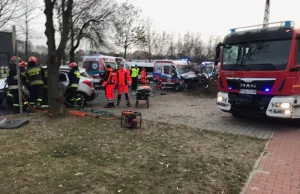 Kierowca karetki usłyszał zarzut po śmiertelnym wypadku w Ostrowie Wlkp.