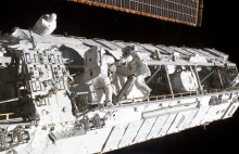 Astronauci wymieniają baterie na ISS