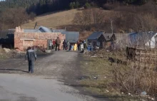 Romowie z Maszkowic wypalają toksyczne odpady, żebrzą, używają sfałszowanych...