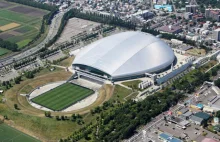 Sapporo Dome - japoński stadion z wjeżdżającą murawą