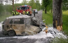 Tragiczny błąd operatora 112? Auto po wypadku spłonęło, zginęła 21-latka.