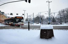 Kierowca autobusu w Gdańsku chciał, by pasażerom było ciepło i nie zgasił...