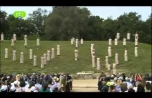 Ceremonia rozpalenia ognia olimpijskiego w ruinach świątyni Olimpii