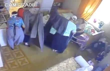 "Cyganki splądrowały mieszkanie mojej babci i groziły klątwą" (wideo) |...