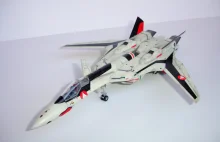 Macross YF-19 / 1:72 / Hasegawa