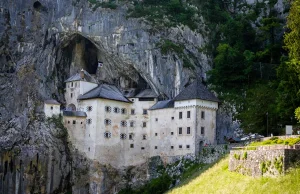 Predjama w Słowenii - prawdziwy jaskiniowy zamek