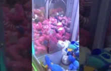 Jak przechytrzyć automat z zabawkami typu claw machine