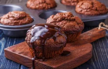 Coś słodkiego na weekend? Muffinki podwójnie czekoladowe! [PRZEPIS]