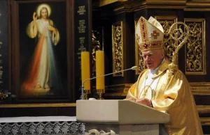Arcybiskup napisał list krytykujący zmniejszenie liczby godzin religii w szkole