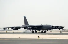 B-52 rozmieszczone w bazie w Katarze do walki z dżihadystami