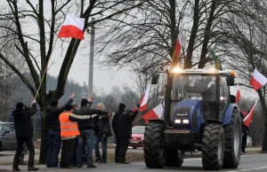 Polscy rolnicy zablokowali linię kolejową na trasie Moskwa -Warszawa.