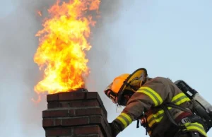 Pożary zasyfionych kominów zmorą polskich strażaków