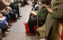 Europejczycy z zachodu zaskoczeni widokiem z Warszawskiego metra