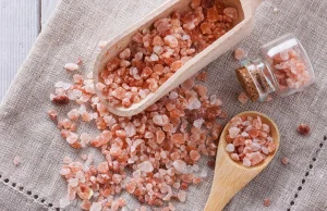 Sól himalajska to taka sama trucizna jak zwykła sól, tylko więcej kosztuje