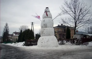 Bałwan gigant stanął w Faliszówce