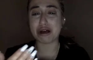 Blogerka płacze po usunięciu jej konta na instagramie