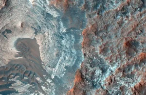 NASA ogłosiła odkrycie ciekłej, słonej wody na Marsie!