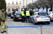 Próbowano sforsować samochodem osobowym bramę Pałacu Prezydenckiego