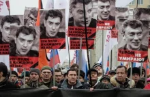 Tłum na marszu upamiętniającym Borysa Niemcowa.