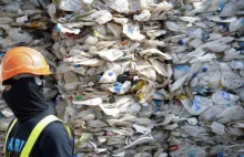 Kanada nie zamierza odebrać 3000 ton śmieci które nielegalnie wysłała do Malezji