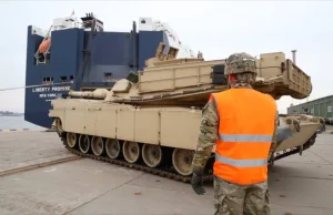 Czołgi M1-ABRAMS i inne pojazdy już w Rydze. Trwa rozładunek łącznie 120 szt.
