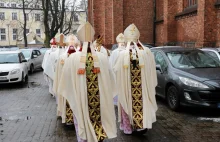 60% Polaków uważa, że Kościół lekceważy pedofilię księży. Ale nie elektorat PiS.