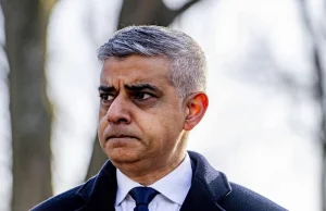 Sadiq Khan krytykuje Polskę za rzekomy rewizjonizm historyczny Holokaustu