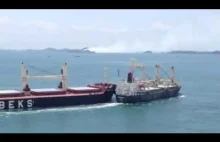 Turecki statek ciśnie Wietnamczyka....