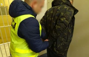 Biegał z nożem po ulicy. Obezwładnili go policjanci