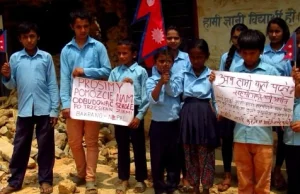 Poznaniak chce odbudować szkołę w Nepalu. Sprzedaje swoje mieszkanie!