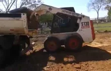 Jak wsadzić ładowarkę Bobcat na ciężarówkę bez użycia rampy
