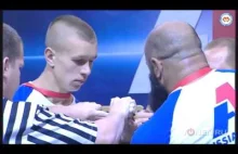 Armwrestling: 110kg facet z Kaukazu vs 70kg chłopak z Rosji