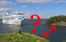 Ogromny bałtycki prom przecina wąską ścieżkę - Suomenlinna, Helsinki