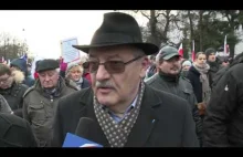 Andrzejek Hadacz na demonstracji KOD