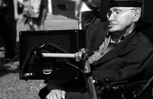 13 marca zmarł Stephen Hawking w wieku 76 lat.