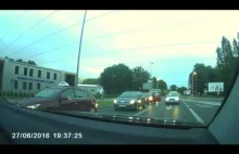 Toruń Agresywny kierowca taksówki bije kobiete