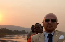 Dziennikarz pokazuje Afrykę: zostaje przestępcą i robi film ukrytą kamerą