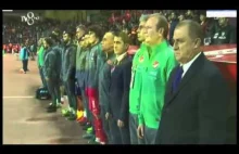 Tureccy kibice wzbogacają kulturowo minutę ciszy przed meczem Turcja - Grecja...
