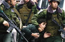 Żydzi torturują dzieci w celu wymuszenia zeznań