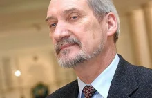 Macierewicz kazał przetłumaczyć raport z likwidacji WSI na rosyjski przed...