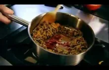 Gordon Ramsay pokazuje, jak robi sos bolognaise