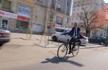 Ambasador Danii w Polsce - zamiast limuzyną po Warszawie jeździ rowerem