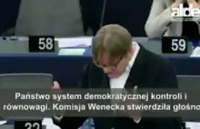 Morawiecki siedzi i bez słowa wysł#!$%@? połajanki w Paramencie Europejskim