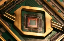 Komputer kwantowy D-Wave z 5 tys. kubitów trafił do Los Alamos.